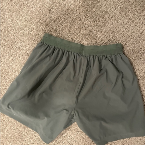 Gymshark Men’s Small Studio 6” Shorts - Picture 2 of 3